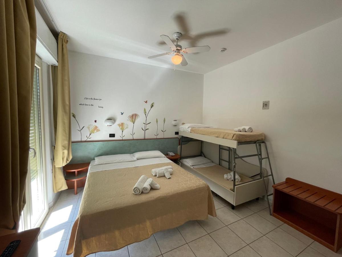 Hotel Marina Riccione Esterno foto