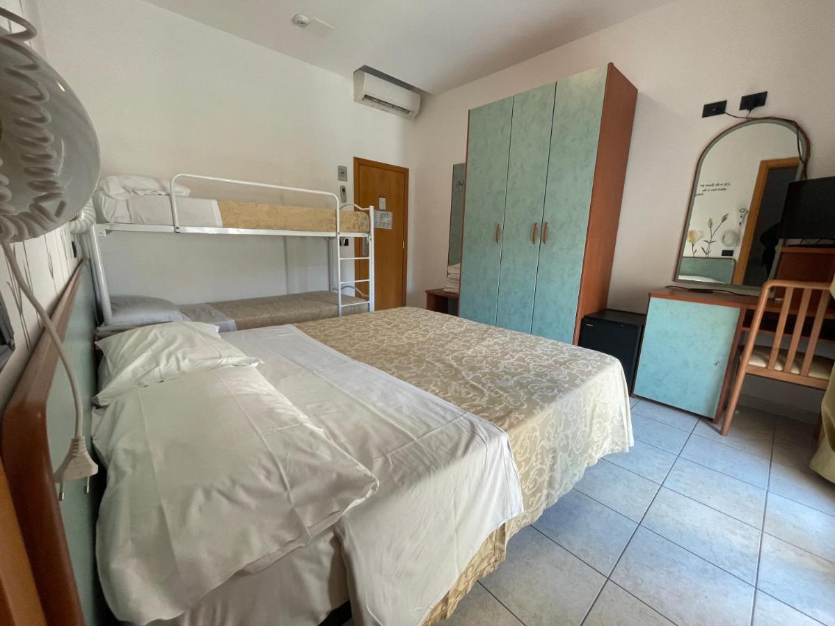 Hotel Marina Riccione Esterno foto