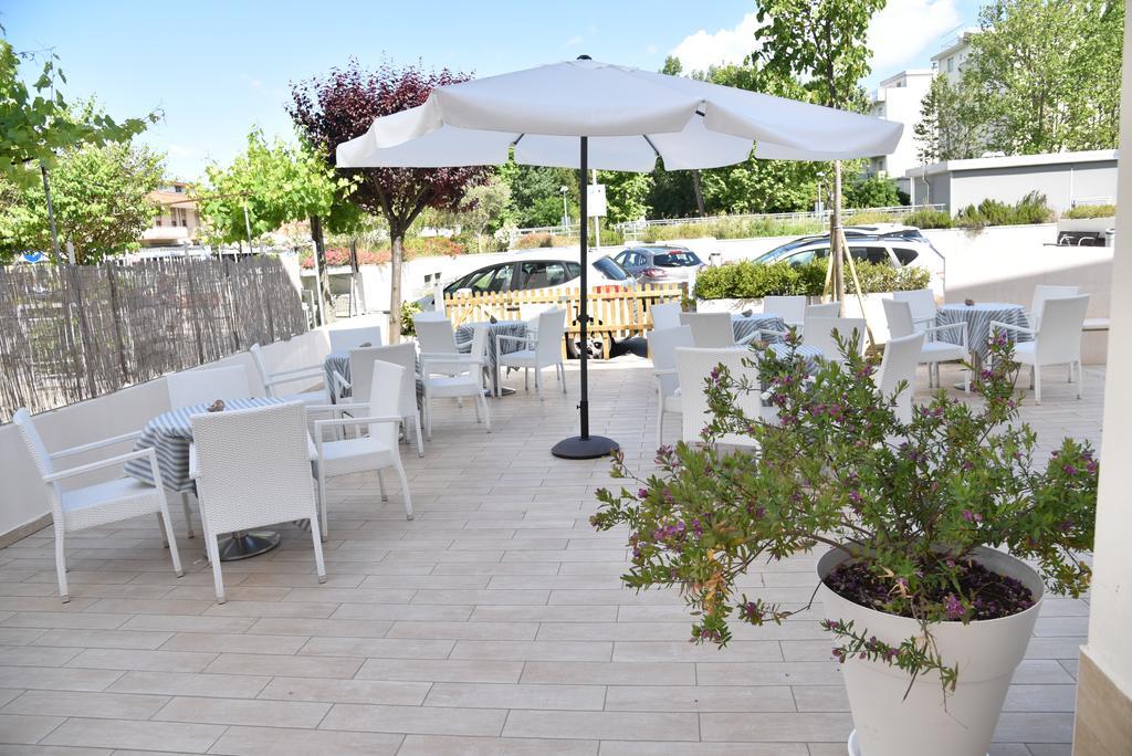 Hotel Marina Riccione Esterno foto