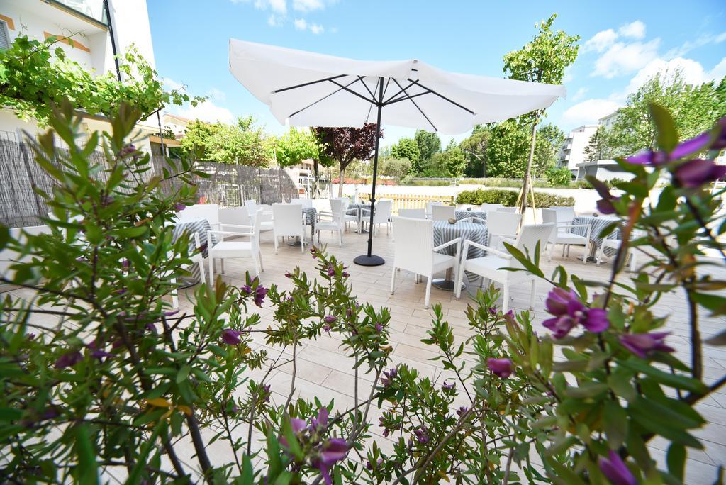 Hotel Marina Riccione Esterno foto
