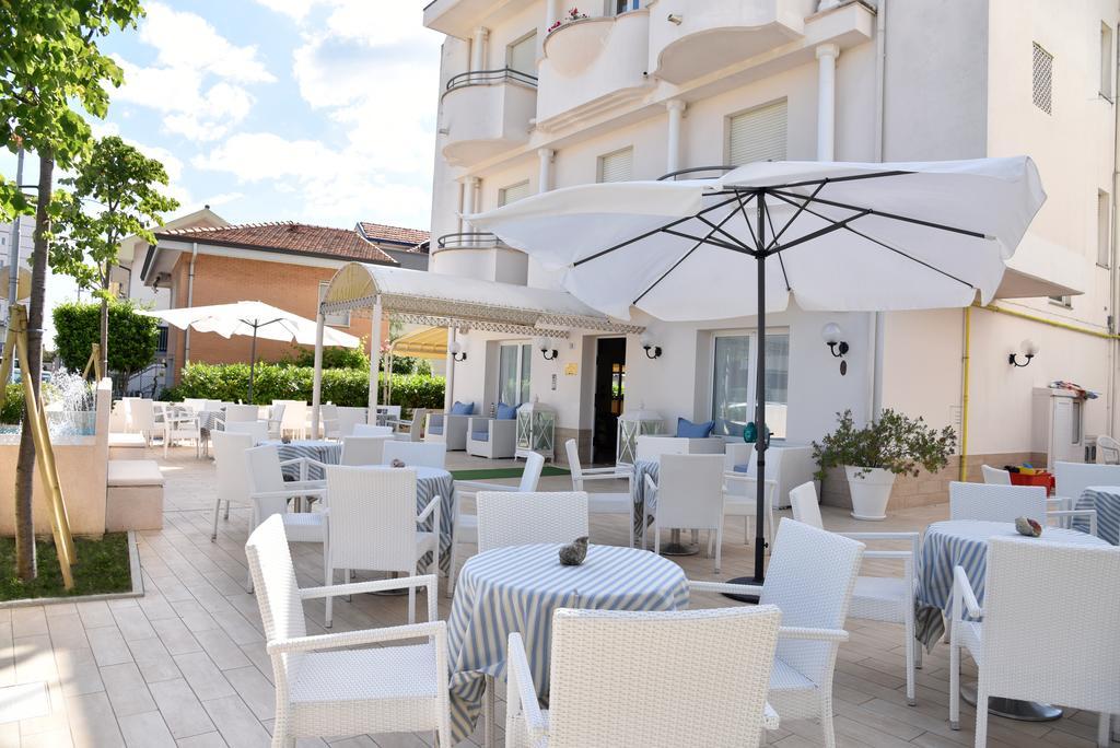 Hotel Marina Riccione Esterno foto